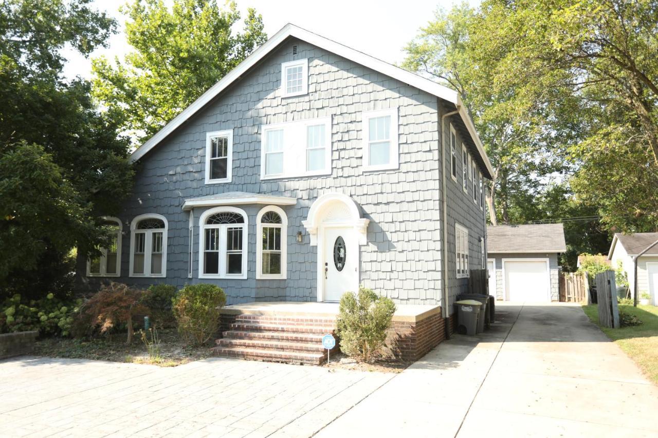 Casa vacanze Blue House, Blocks From Ross-aide, Mackey, Samara House, Birck Golf Complex *