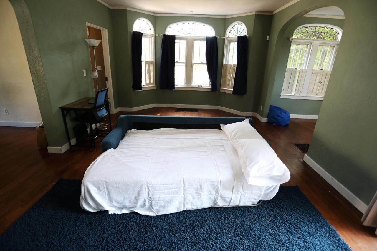 Casa vacanze Blue House, Blocks From Ross-aide, Mackey, Samara House, Birck Golf Complex *