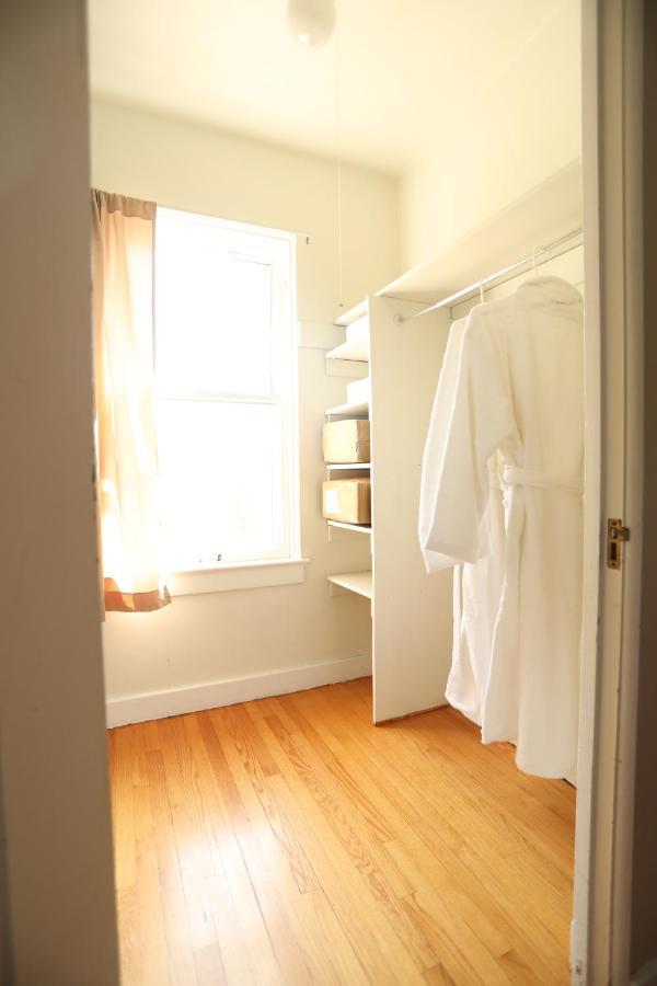 Hébergement de vacances Blue House, Blocks From Ross-aide, Mackey, Samara House, Birck Golf Complex *